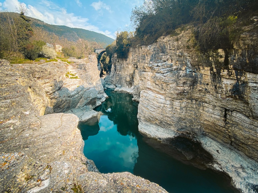Furlo Gorge Hiking Guide: Summer Excursions in Le Marche