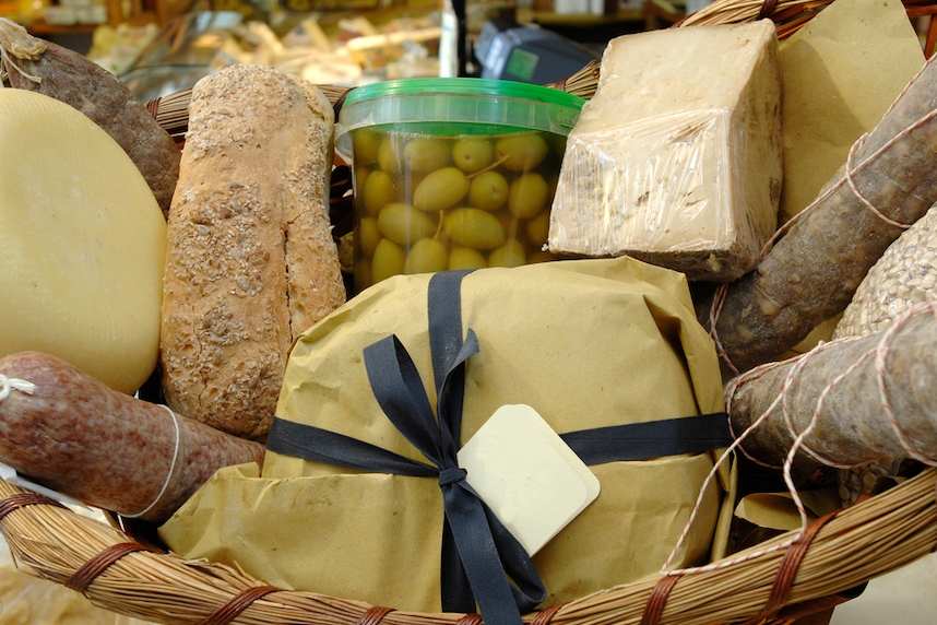 Immagine in evidenza per l'articolo: Flavors of August: Exploring Food and Wine in Le Marche